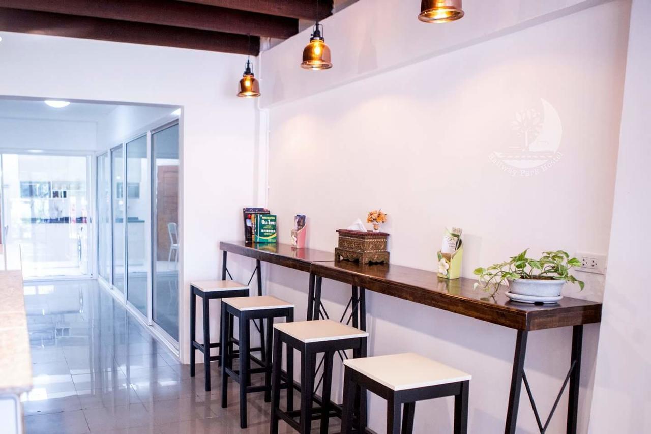 Railway Park Hostel Chiang Mai Ngoại thất bức ảnh