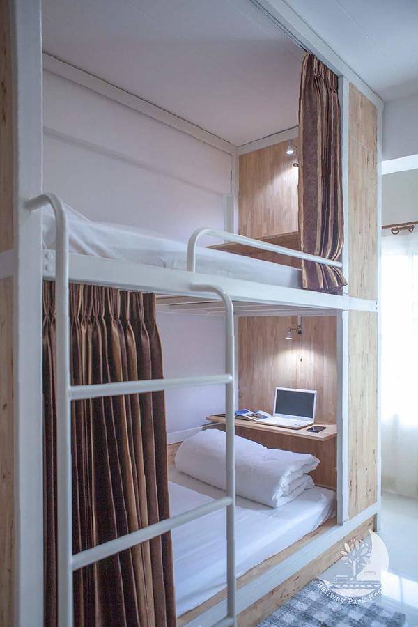 Railway Park Hostel Chiang Mai Ngoại thất bức ảnh