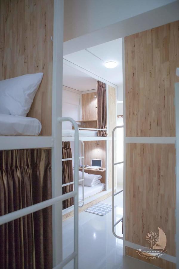 Railway Park Hostel Chiang Mai Ngoại thất bức ảnh