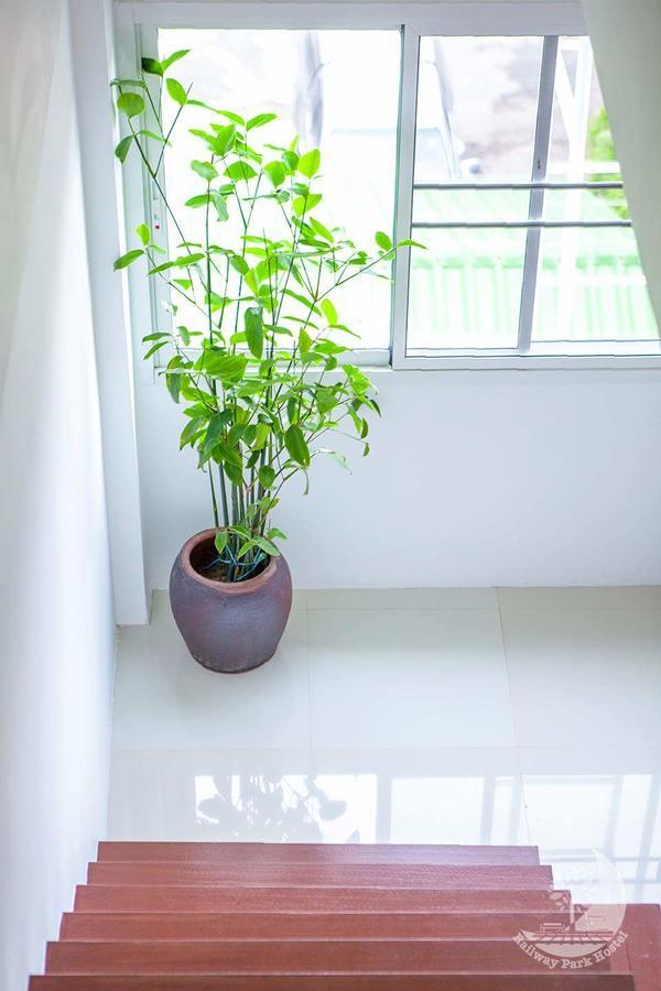 Railway Park Hostel Chiang Mai Ngoại thất bức ảnh