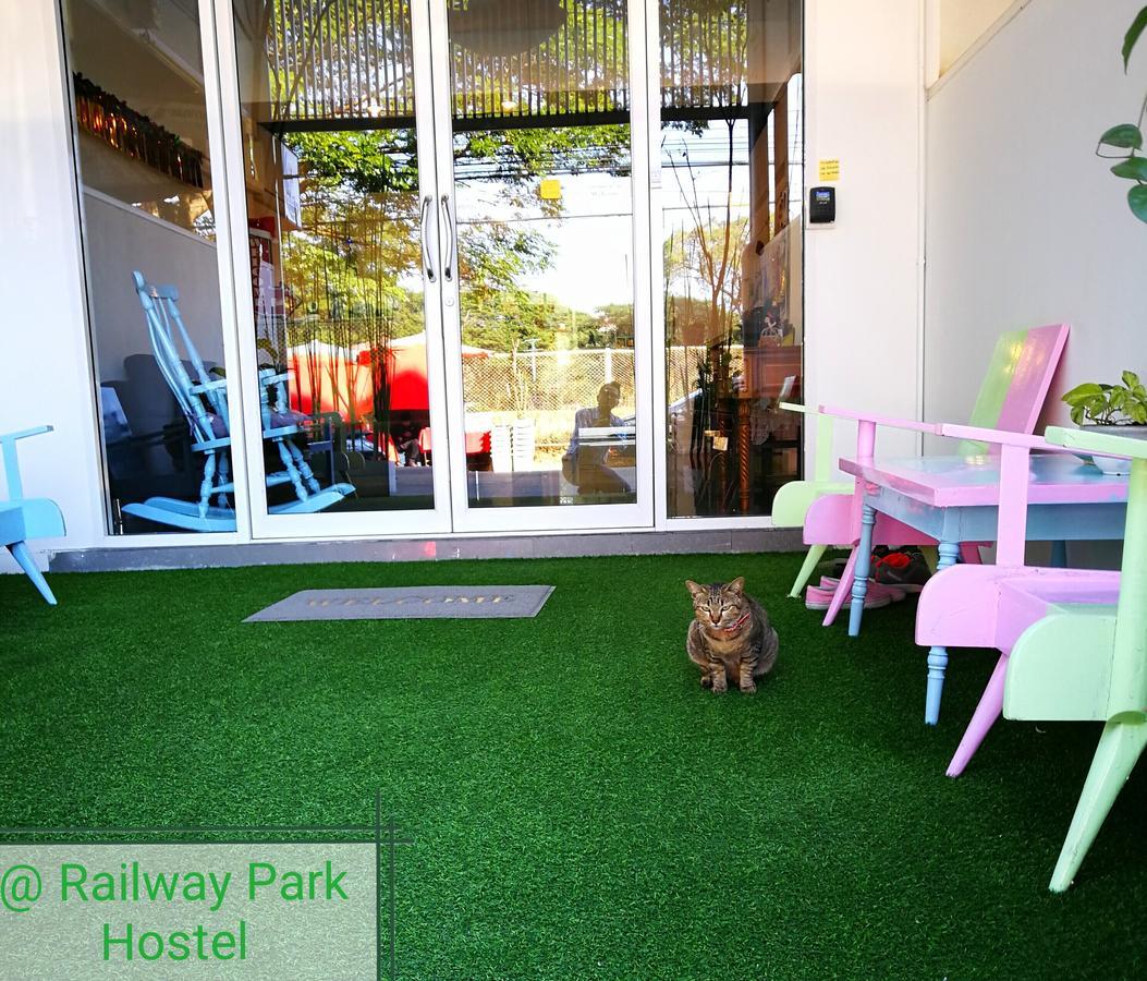 Railway Park Hostel Chiang Mai Ngoại thất bức ảnh